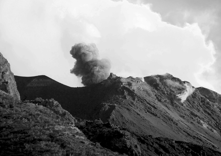  MOMENTS OF VOLCANIC EXPLORATION